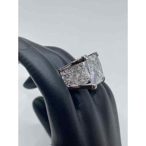 Nolan Miller Crystal Ring Size 7 new with original paperwork - Picture 16 of 16